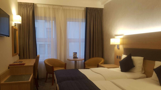 Classic Twin Room | The Empress Hotel