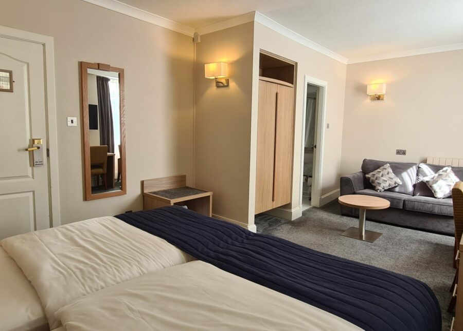 Classic Twin Room | The Empress Hotel