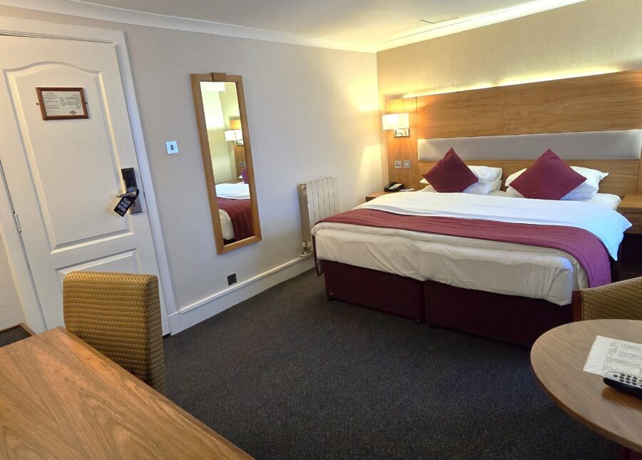 Seaview Twin Double with Walk in Shower | The Empress Hotel